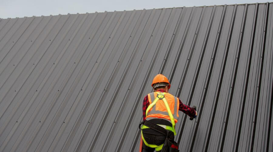 Professional gutter cleaning in Waves, NC